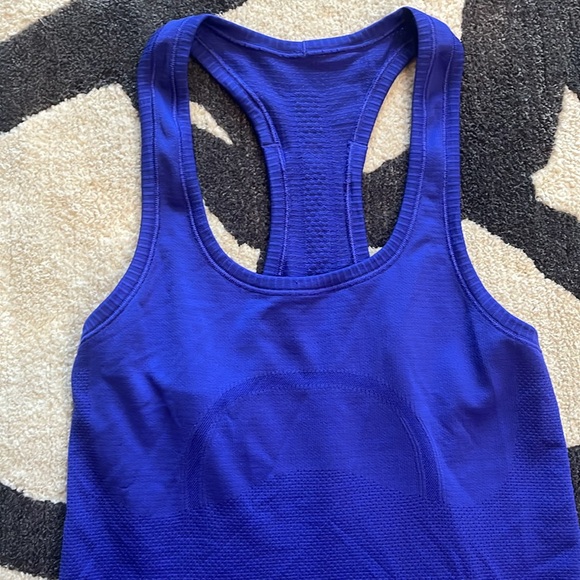Like new Lululemon tank top - Picture 2 of 10